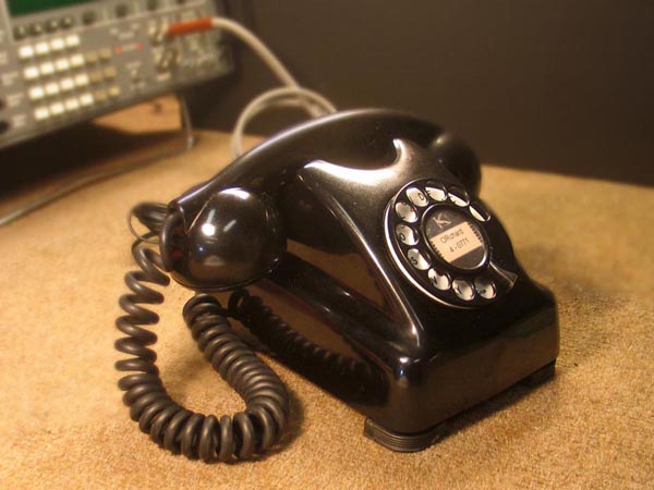 Kellogg telephone dial center set Griffen. 